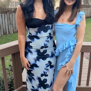 Lucy in the Sky mesh formal two toned maxi dress in lily print (size USA Large)